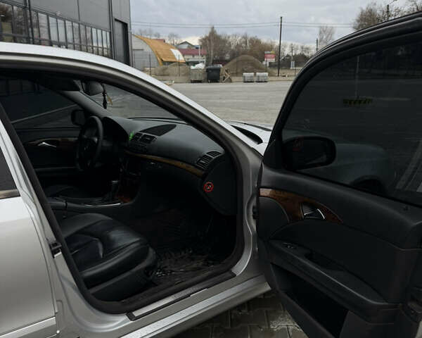 Серый Мерседес Е-Класс, объемом двигателя 2.15 л и пробегом 385 тыс. км за 6750 $, фото 20 на Automoto.ua