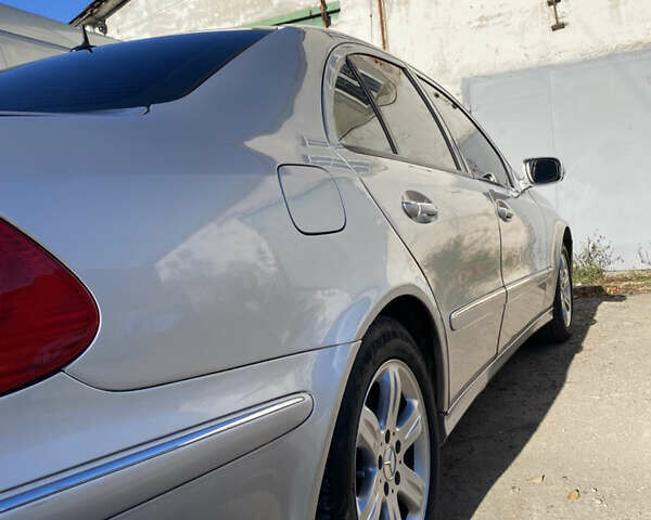 Мерседес Е-Клас 2002 у Тернополі на Automoto.ua Сірий Мерседес Е-Клас, об'ємом двигуна 2.6 л та пробігом 353 тис. км за 5450 $, фото 17 на Automoto.ua