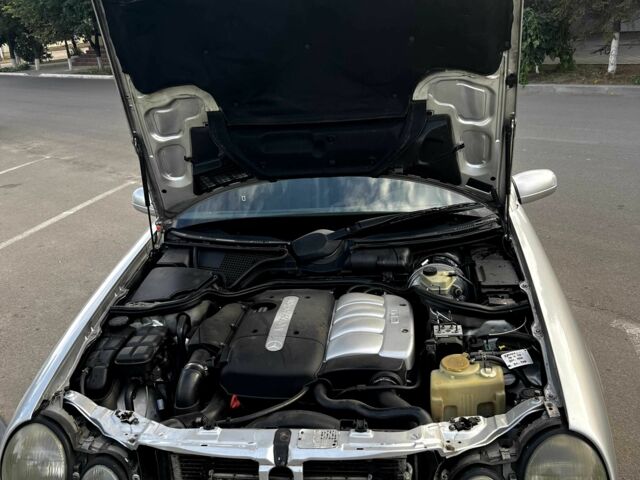 Серый Мерседес Е-Класс, объемом двигателя 2.2 л и пробегом 300 тыс. км за 4600 $, фото 6 на Automoto.ua