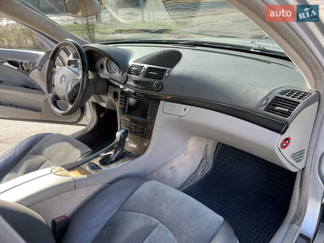 Мерседес Е-Клас 2002 у Золотоноше на Automoto.ua Сірий Мерседес Е-Клас, об'ємом двигуна 4.97 л та пробігом 300 тис. км за 4100 $, фото 12 на Automoto.ua