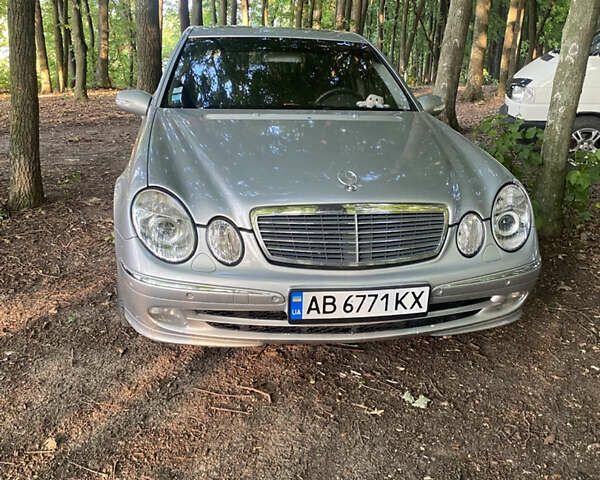 Серый Мерседес Е-Класс, объемом двигателя 2.7 л и пробегом 320 тыс. км за 6900 $, фото 2 на Automoto.ua