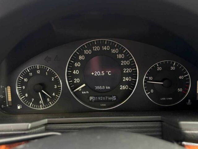 Серый Мерседес Е-Класс, объемом двигателя 2.7 л и пробегом 319 тыс. км за 6750 $, фото 11 на Automoto.ua