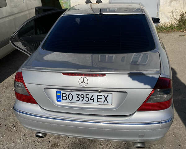 Мерседес Е-Клас 2002 у Тернополі на Automoto.ua Сірий Мерседес Е-Клас, об'ємом двигуна 2.6 л та пробігом 353 тис. км за 5450 $, фото 3 на Automoto.ua