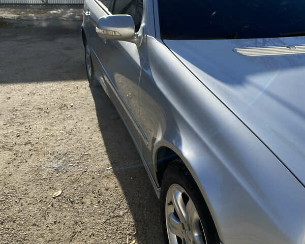 Мерседес Е-Клас 2002 у Тернополі на Automoto.ua Сірий Мерседес Е-Клас, об'ємом двигуна 2.6 л та пробігом 353 тис. км за 5450 $, фото 15 на Automoto.ua