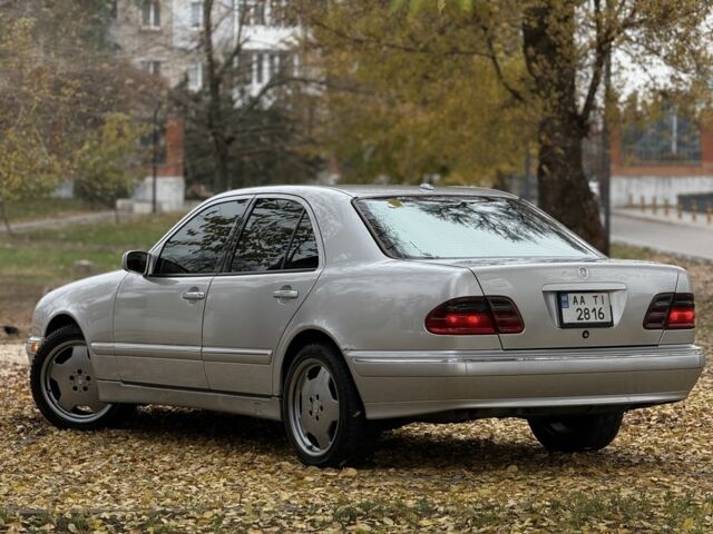 Серый Мерседес Е-Класс, объемом двигателя 3.2 л и пробегом 399 тыс. км за 3500 $, фото 6 на Automoto.ua