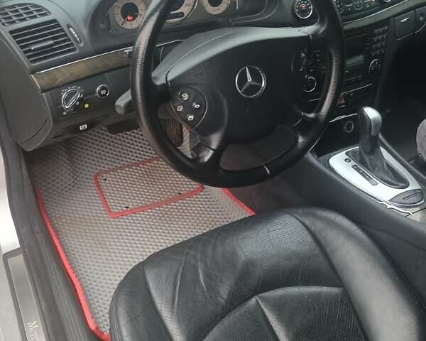 Серый Мерседес Е-Класс, объемом двигателя 2.7 л и пробегом 242 тыс. км за 8700 $, фото 7 на Automoto.ua