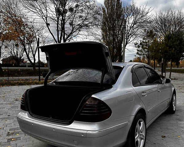 Серый Мерседес Е-Класс, объемом двигателя 2.15 л и пробегом 412 тыс. км за 5499 $, фото 47 на Automoto.ua