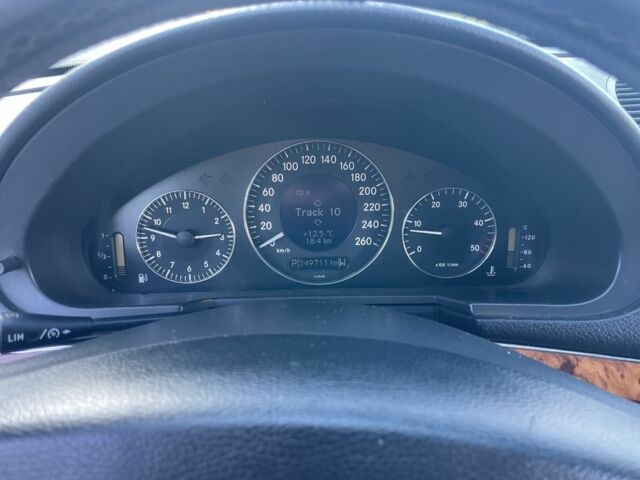 Серый Мерседес Е-Класс, объемом двигателя 2.7 л и пробегом 349 тыс. км за 5600 $, фото 19 на Automoto.ua