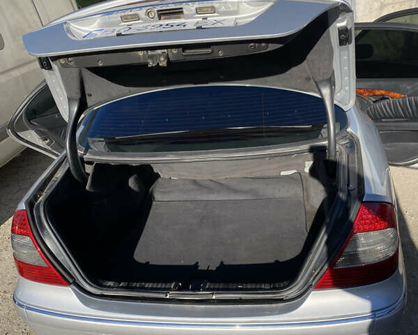 Мерседес Е-Клас 2002 у Тернополі на Automoto.ua Сірий Мерседес Е-Клас, об'ємом двигуна 2.6 л та пробігом 353 тис. км за 5450 $, фото 20 на Automoto.ua