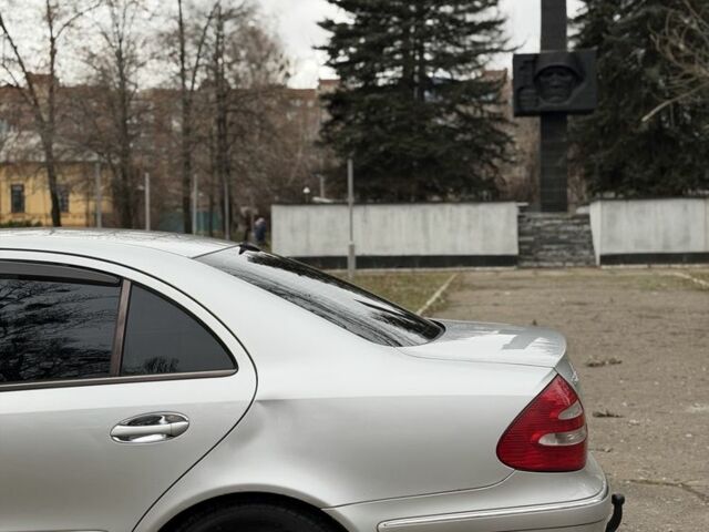 Сірий Мерседес Е-Клас, об'ємом двигуна 2.7 л та пробігом 335 тис. км за 4750 $, фото 12 на Automoto.ua