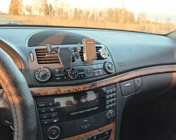 Серый Мерседес Е-Класс, объемом двигателя 2.69 л и пробегом 370 тыс. км за 7500 $, фото 16 на Automoto.ua