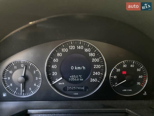 Мерседес Е-Клас 2002 у Тернополі на Automoto.ua Сірий Мерседес Е-Клас, об'ємом двигуна 2.6 л та пробігом 353 тис. км за 5450 $, фото 30 на Automoto.ua