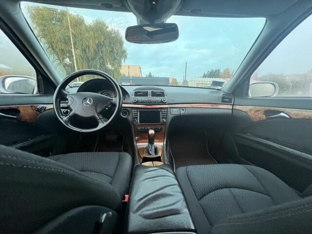 Мерседес Е-Клас 2002 у Черкасах на Automoto.ua Сірий Мерседес Е-Клас, об'ємом двигуна 2.7 л та пробігом 310 тис. км за 6700 $, фото 6 на Automoto.ua