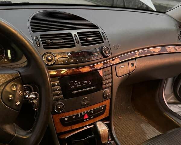 Серый Мерседес Е-Класс, объемом двигателя 2.69 л и пробегом 428 тыс. км за 7200 $, фото 11 на Automoto.ua