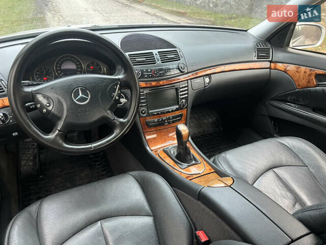 Сірий Мерседес Е-Клас, об'ємом двигуна 2.69 л та пробігом 315 тис. км за 5500 $, фото 35 на Automoto.ua