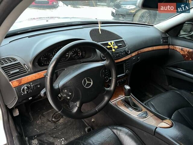 Сірий Мерседес Е-Клас, об'ємом двигуна 2.8 л та пробігом 327 тис. км за 5490 $, фото 14 на Automoto.ua