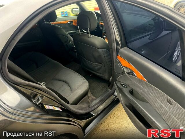 Сірий Мерседес Е-Клас, об'ємом двигуна 2.7 л та пробігом 300 тис. км за 7500 $, фото 11 на Automoto.ua