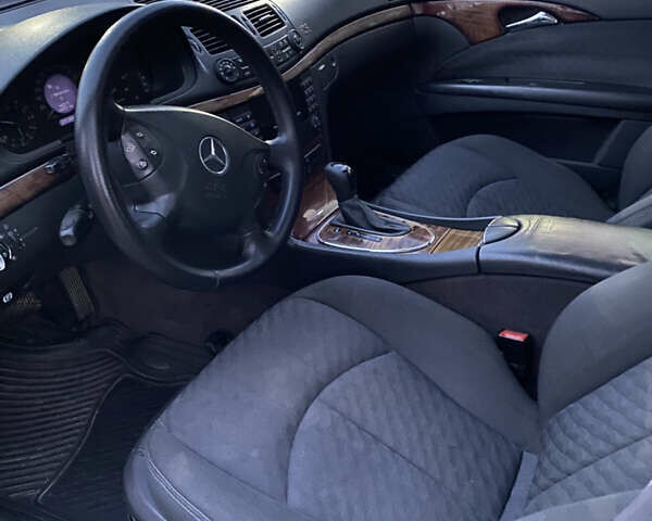 Сірий Мерседес Е-Клас, об'ємом двигуна 2.2 л та пробігом 351 тис. км за 5400 $, фото 12 на Automoto.ua