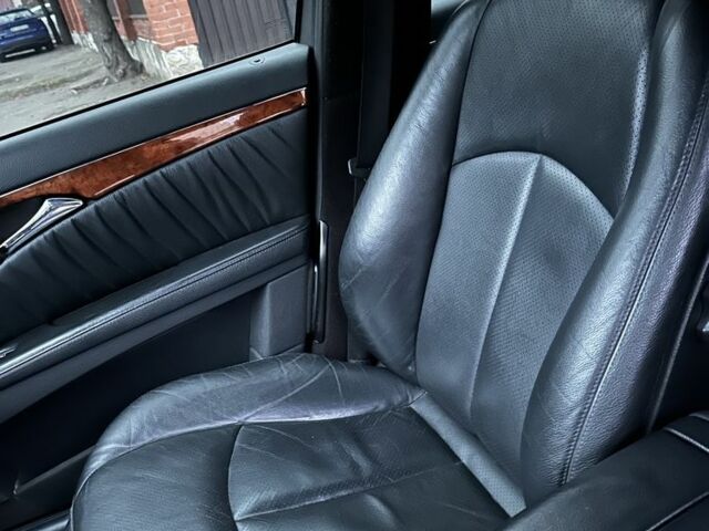 Серый Мерседес Е-Класс, объемом двигателя 2.6 л и пробегом 354 тыс. км за 4999 $, фото 12 на Automoto.ua