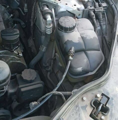 Серый Мерседес Е-Класс, объемом двигателя 3.2 л и пробегом 300 тыс. км за 2600 $, фото 8 на Automoto.ua