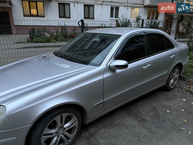 Серый Мерседес Е-Класс, объемом двигателя 2.2 л и пробегом 350 тыс. км за 5800 $, фото 1 на Automoto.ua