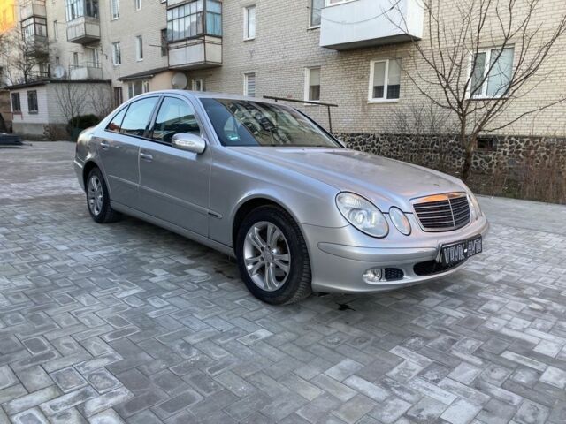 Сірий Мерседес Е-Клас, об'ємом двигуна 2.2 л та пробігом 200 тис. км за 3500 $, фото 1 на Automoto.ua