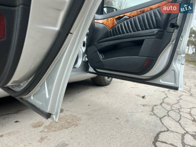 Сірий Мерседес Е-Клас, об'ємом двигуна 2.69 л та пробігом 315 тис. км за 5500 $, фото 44 на Automoto.ua
