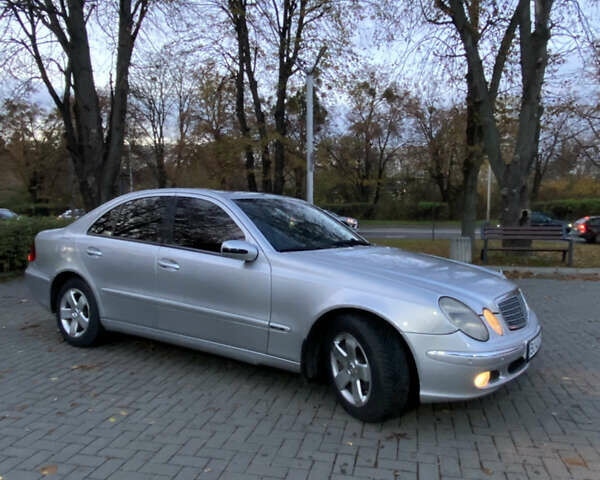 Сірий Мерседес Е-Клас, об'ємом двигуна 2.2 л та пробігом 351 тис. км за 5400 $, фото 7 на Automoto.ua