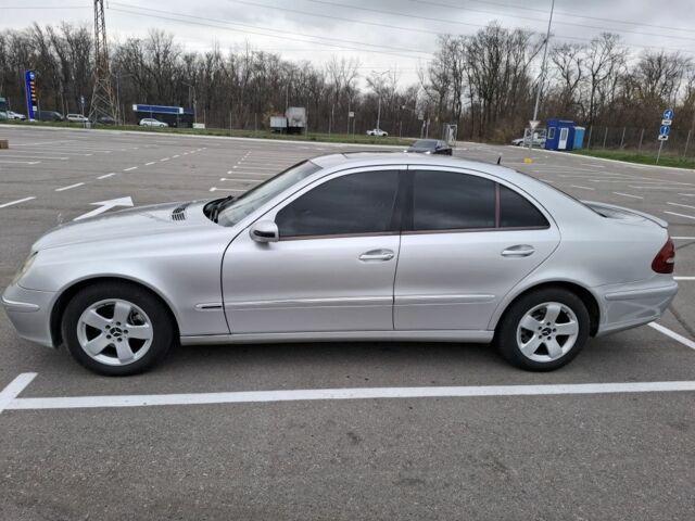 Серый Мерседес Е-Класс, объемом двигателя 2.7 л и пробегом 405 тыс. км за 6500 $, фото 1 на Automoto.ua