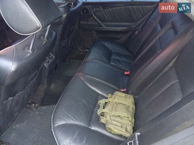 Сірий Мерседес Е-Клас, об'ємом двигуна 4.3 л та пробігом 400 тис. км за 4800 $, фото 4 на Automoto.ua