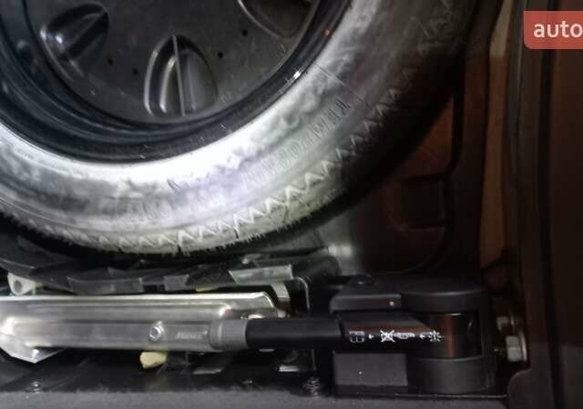 Сірий Мерседес Е-Клас, об'ємом двигуна 2.69 л та пробігом 274 тис. км за 7250 $, фото 47 на Automoto.ua