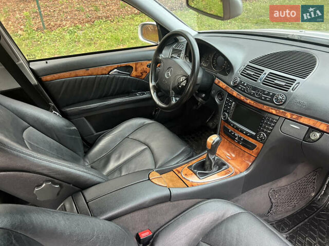 Сірий Мерседес Е-Клас, об'ємом двигуна 2.69 л та пробігом 315 тис. км за 5500 $, фото 33 на Automoto.ua
