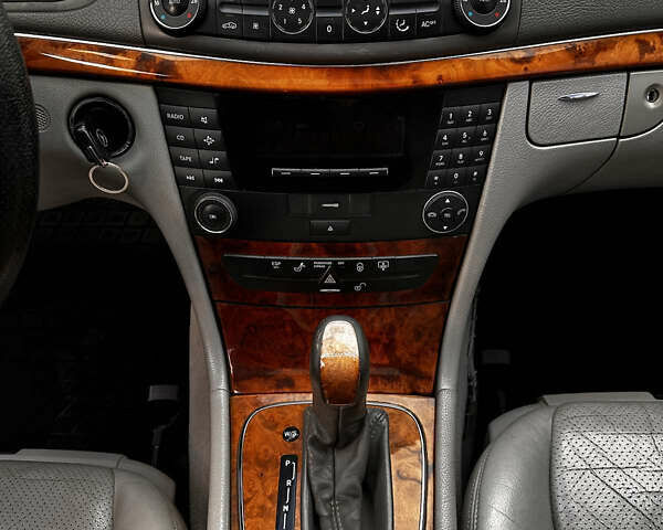 Серый Мерседес Е-Класс, объемом двигателя 2.15 л и пробегом 412 тыс. км за 5499 $, фото 35 на Automoto.ua