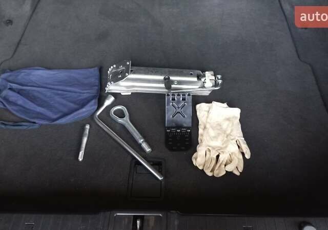 Сірий Мерседес Е-Клас, об'ємом двигуна 2.69 л та пробігом 274 тис. км за 7250 $, фото 49 на Automoto.ua