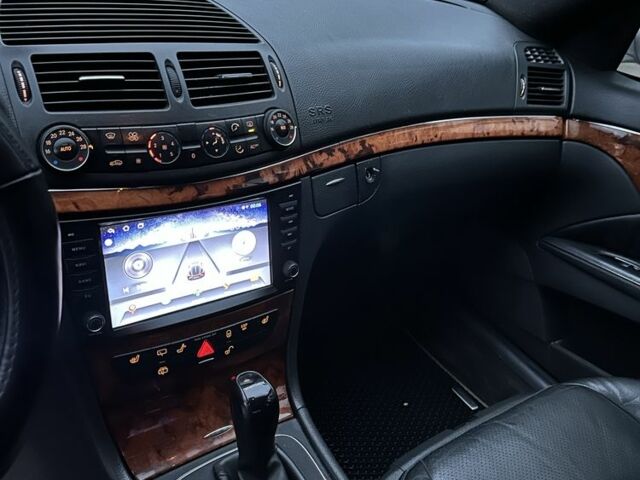 Серый Мерседес Е-Класс, объемом двигателя 2.6 л и пробегом 354 тыс. км за 4999 $, фото 13 на Automoto.ua