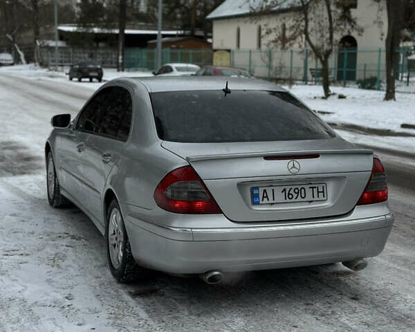 Серый Мерседес Е-Класс, объемом двигателя 2.6 л и пробегом 354 тыс. км за 4900 $, фото 6 на Automoto.ua