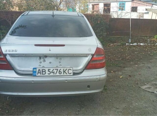 Серый Мерседес Е-Класс, объемом двигателя 3.2 л и пробегом 300 тыс. км за 2600 $, фото 16 на Automoto.ua