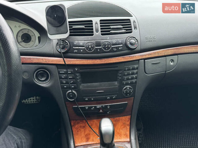 Серый Мерседес Е-Класс, объемом двигателя 2.2 л и пробегом 360 тыс. км за 6000 $, фото 15 на Automoto.ua