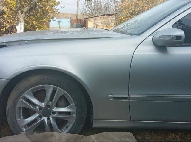 Серый Мерседес Е-Класс, объемом двигателя 3.2 л и пробегом 300 тыс. км за 2600 $, фото 17 на Automoto.ua