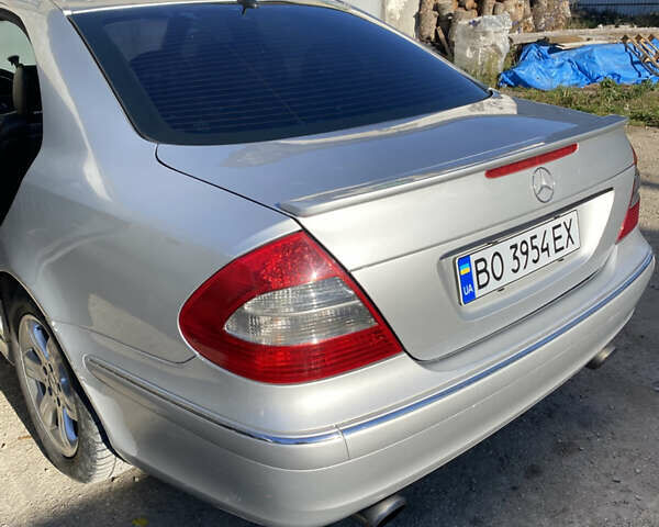 Мерседес Е-Клас 2002 у Тернополі на Automoto.ua Сірий Мерседес Е-Клас, об'ємом двигуна 2.6 л та пробігом 353 тис. км за 5450 $, фото 6 на Automoto.ua