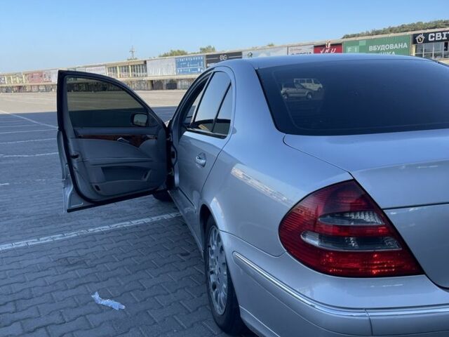 Сірий Мерседес Е-Клас, об'ємом двигуна 2.1 л та пробігом 340 тис. км за 6500 $, фото 16 на Automoto.ua