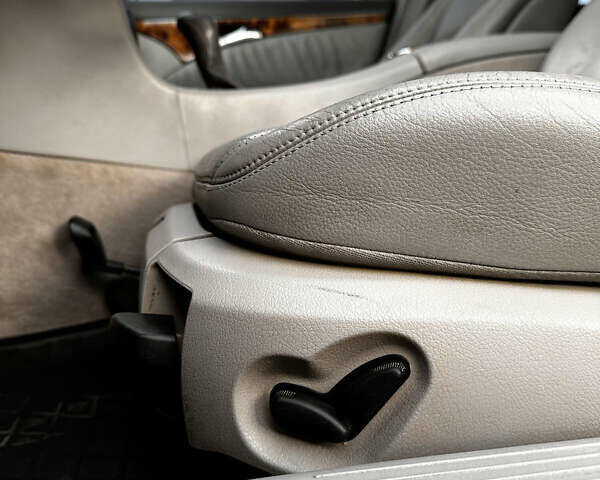 Серый Мерседес Е-Класс, объемом двигателя 2.15 л и пробегом 412 тыс. км за 5499 $, фото 31 на Automoto.ua