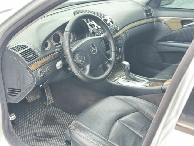 Сірий Мерседес Е-Клас, об'ємом двигуна 2.7 л та пробігом 330 тис. км за 6850 $, фото 9 на Automoto.ua