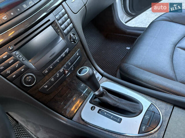 Серый Мерседес Е-Класс, объемом двигателя 5 л и пробегом 280 тыс. км за 6499 $, фото 21 на Automoto.ua