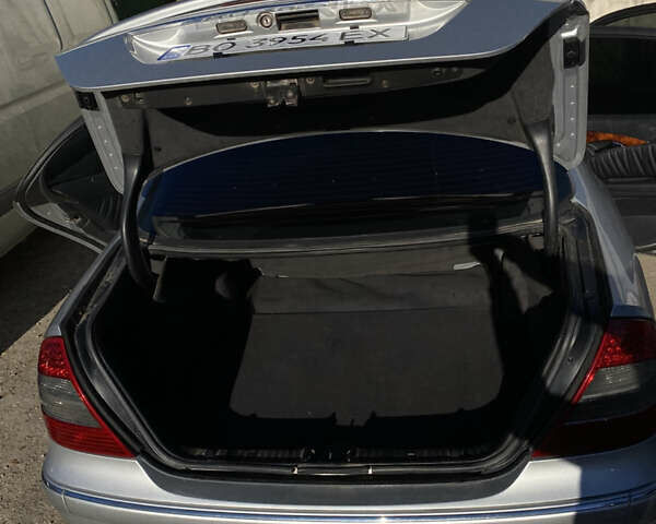 Мерседес Е-Клас 2002 у Тернополі на Automoto.ua Сірий Мерседес Е-Клас, об'ємом двигуна 2.6 л та пробігом 353 тис. км за 5450 $, фото 19 на Automoto.ua