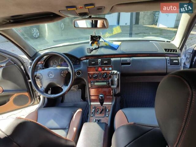 Сірий Мерседес Е-Клас, об'ємом двигуна 2.15 л та пробігом 499 тис. км за 5400 $, фото 13 на Automoto.ua