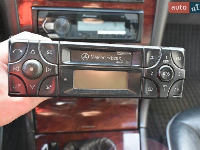 Сірий Мерседес Е-Клас, об'ємом двигуна 2 л та пробігом 356 тис. км за 4100 $, фото 70 на Automoto.ua