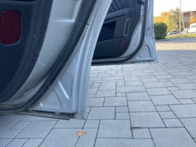 Серый Мерседес Е-Класс, объемом двигателя 2.7 л и пробегом 349 тыс. км за 5600 $, фото 10 на Automoto.ua