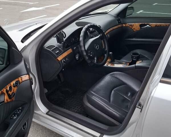 Серый Мерседес Е-Класс, объемом двигателя 2.69 л и пробегом 405 тыс. км за 6500 $, фото 3 на Automoto.ua