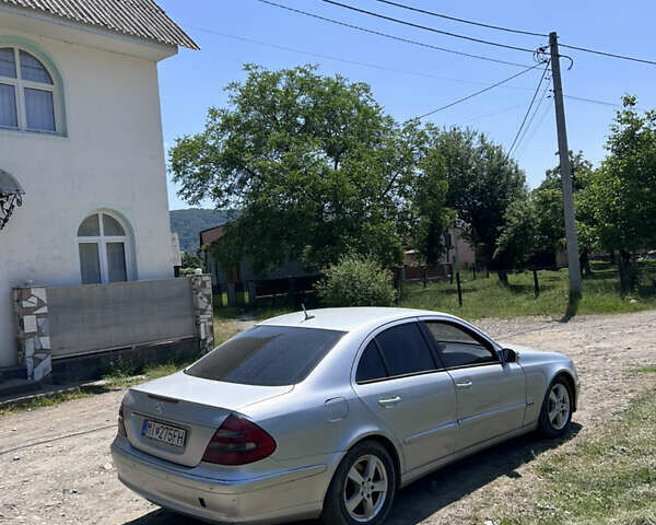 Мерседес Е-Класс 2002 в Хусте на Automoto.ua Серый Мерседес Е-Класс, объемом двигателя 2.2 л и пробегом 300 тыс. км за 3100 $, фото 3 на Automoto.ua
